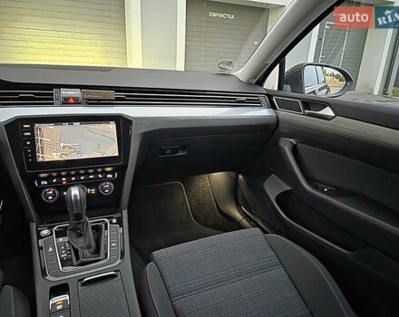 Сірий Фольксваген Пассат, об'ємом двигуна 2 л та пробігом 179 тис. км за 22990 $, фото 14 на Automoto.ua