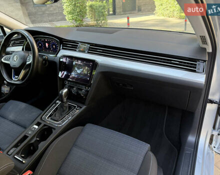 Сірий Фольксваген Пассат, об'ємом двигуна 1.4 л та пробігом 162 тис. км за 24999 $, фото 65 на Automoto.ua