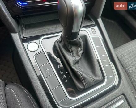 Серый Фольксваген Пассат, объемом двигателя 2 л и пробегом 219 тыс. км за 24308 $, фото 15 на Automoto.ua