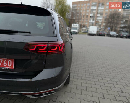 Сірий Фольксваген Пассат, об'ємом двигуна 2 л та пробігом 220 тис. км за 23975 $, фото 11 на Automoto.ua