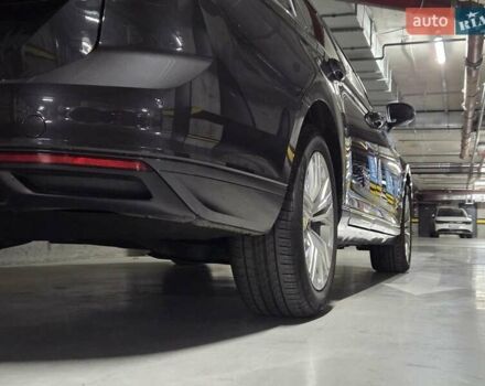 Сірий Фольксваген Пассат, об'ємом двигуна 2 л та пробігом 179 тис. км за 22990 $, фото 44 на Automoto.ua