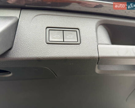 Сірий Фольксваген Пассат, об'ємом двигуна 2 л та пробігом 220 тис. км за 23975 $, фото 39 на Automoto.ua