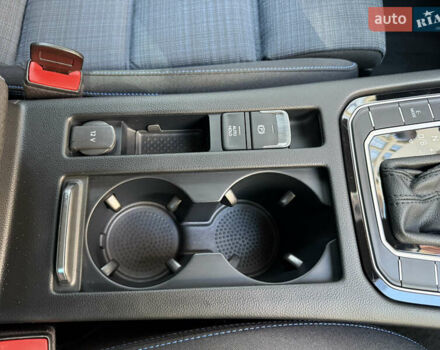 Сірий Фольксваген Пассат, об'ємом двигуна 1.4 л та пробігом 162 тис. км за 24999 $, фото 69 на Automoto.ua