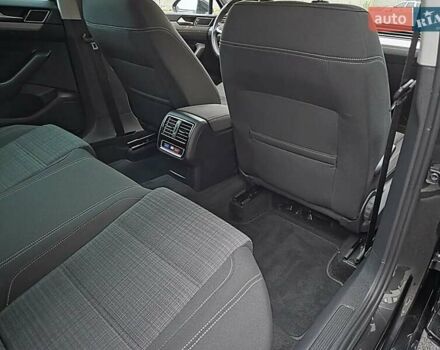 Сірий Фольксваген Пассат, об'ємом двигуна 2 л та пробігом 179 тис. км за 22990 $, фото 24 на Automoto.ua