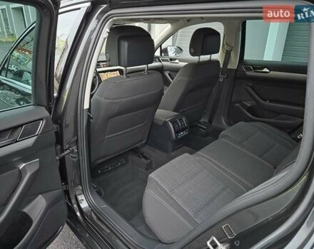 Сірий Фольксваген Пассат, об'ємом двигуна 2 л та пробігом 179 тис. км за 22990 $, фото 164 на Automoto.ua