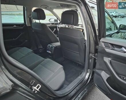 Сірий Фольксваген Пассат, об'ємом двигуна 2 л та пробігом 179 тис. км за 22990 $, фото 150 на Automoto.ua