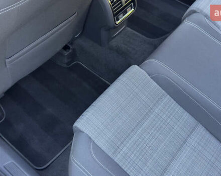 Серый Фольксваген Пассат, объемом двигателя 1.97 л и пробегом 175 тыс. км за 22741 $, фото 24 на Automoto.ua