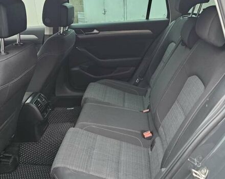 Серый Фольксваген Пассат, объемом двигателя 1.97 л и пробегом 220 тыс. км за 18500 $, фото 22 на Automoto.ua