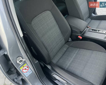 Серый Фольксваген Пассат, объемом двигателя 1.97 л и пробегом 195 тыс. км за 22500 $, фото 28 на Automoto.ua