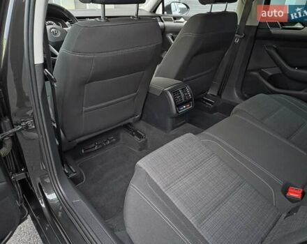 Сірий Фольксваген Пассат, об'ємом двигуна 2 л та пробігом 179 тис. км за 22990 $, фото 163 на Automoto.ua