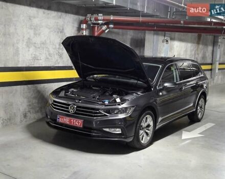 Сірий Фольксваген Пассат, об'ємом двигуна 2 л та пробігом 179 тис. км за 22990 $, фото 69 на Automoto.ua