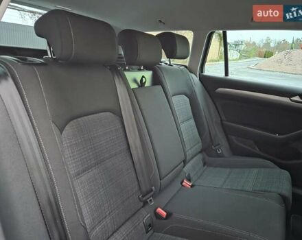 Сірий Фольксваген Пассат, об'ємом двигуна 2 л та пробігом 179 тис. км за 22990 $, фото 155 на Automoto.ua