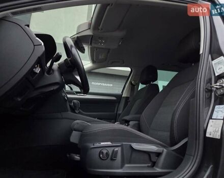 Сірий Фольксваген Пассат, об'ємом двигуна 2 л та пробігом 179 тис. км за 22990 $, фото 116 на Automoto.ua