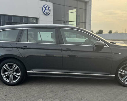 Серый Фольксваген Пассат, объемом двигателя 2 л и пробегом 208 тыс. км за 22700 $, фото 4 на Automoto.ua