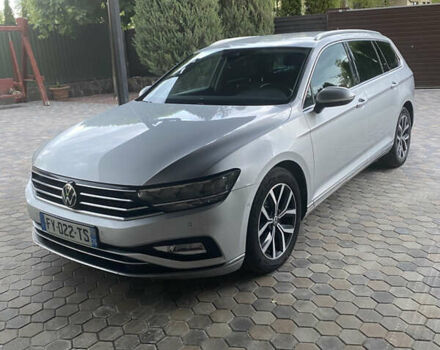 Фольксваген Пассат 2021 в Киеве на Automoto.ua Серый Фольксваген Пассат, объемом двигателя 2 л и пробегом 224 тыс. км за 22300 $, фото 1 на Automoto.ua
