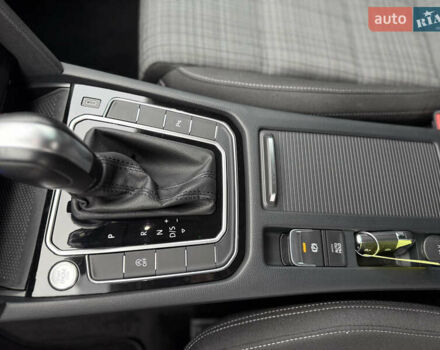 Сірий Фольксваген Пассат, об'ємом двигуна 2 л та пробігом 220 тис. км за 23975 $, фото 26 на Automoto.ua