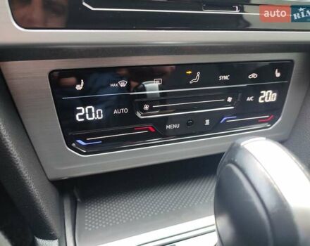 Серый Фольксваген Пассат, объемом двигателя 1.97 л и пробегом 210 тыс. км за 20000 $, фото 16 на Automoto.ua