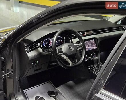 Сірий Фольксваген Пассат, об'ємом двигуна 2 л та пробігом 179 тис. км за 22990 $, фото 2 на Automoto.ua