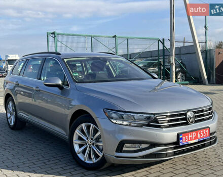 Серый Фольксваген Пассат, объемом двигателя 2 л и пробегом 235 тыс. км за 20658 $, фото 1 на Automoto.ua