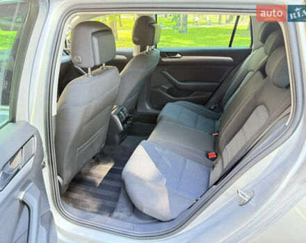 Сірий Фольксваген Пассат, об'ємом двигуна 1.4 л та пробігом 162 тис. км за 24999 $, фото 49 на Automoto.ua