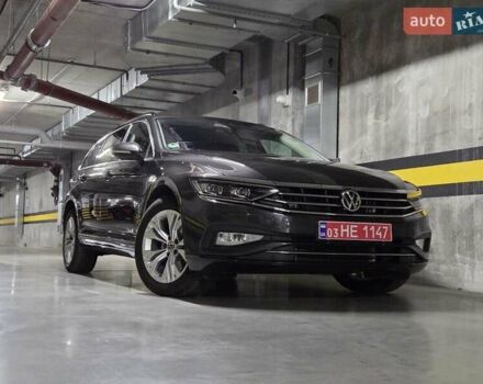 Сірий Фольксваген Пассат, об'ємом двигуна 2 л та пробігом 179 тис. км за 22990 $, фото 5 на Automoto.ua