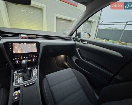 Сірий Фольксваген Пассат, об'ємом двигуна 2 л та пробігом 179 тис. км за 22990 $, фото 128 на Automoto.ua