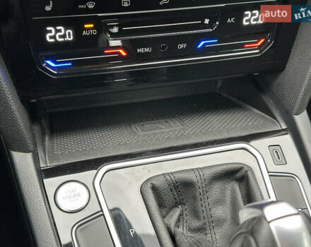 Серый Фольксваген Пассат, объемом двигателя 2 л и пробегом 181 тыс. км за 26499 $, фото 105 на Automoto.ua