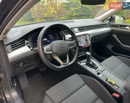 Серый Фольксваген Пассат, объемом двигателя 2 л и пробегом 219 тыс. км за 24308 $, фото 8 на Automoto.ua