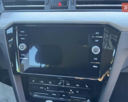 Серый Фольксваген Пассат, объемом двигателя 1.97 л и пробегом 175 тыс. км за 22741 $, фото 67 на Automoto.ua