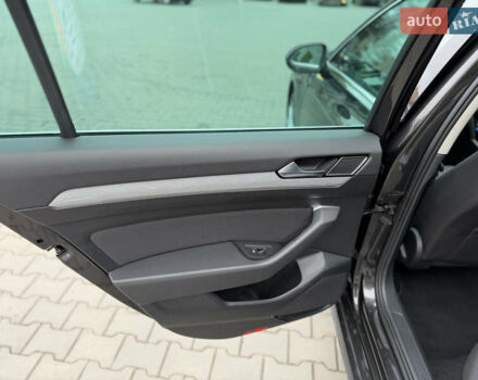 Сірий Фольксваген Пассат, об'ємом двигуна 2 л та пробігом 220 тис. км за 23975 $, фото 30 на Automoto.ua