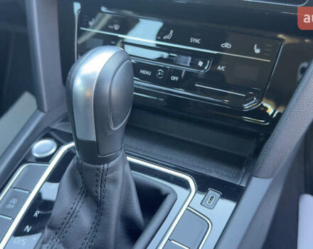 Серый Фольксваген Пассат, объемом двигателя 1.97 л и пробегом 175 тыс. км за 22741 $, фото 66 на Automoto.ua