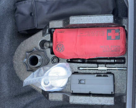 Серый Фольксваген Пассат, объемом двигателя 1.97 л и пробегом 175 тыс. км за 22741 $, фото 21 на Automoto.ua