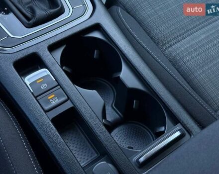 Серый Фольксваген Пассат, объемом двигателя 1.97 л и пробегом 179 тыс. км за 20900 $, фото 30 на Automoto.ua