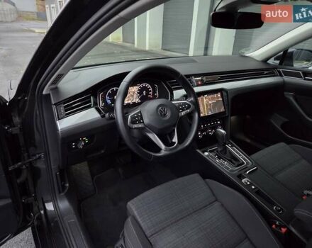 Сірий Фольксваген Пассат, об'ємом двигуна 2 л та пробігом 179 тис. км за 22990 $, фото 119 на Automoto.ua