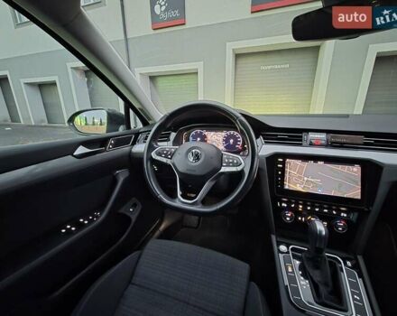 Сірий Фольксваген Пассат, об'ємом двигуна 2 л та пробігом 179 тис. км за 22990 $, фото 126 на Automoto.ua