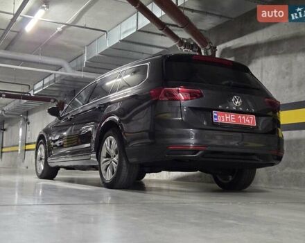 Сірий Фольксваген Пассат, об'ємом двигуна 2 л та пробігом 179 тис. км за 22990 $, фото 7 на Automoto.ua