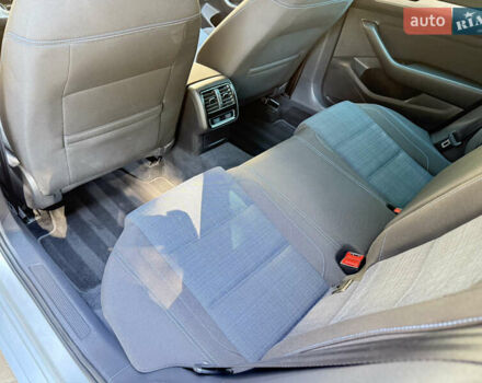 Сірий Фольксваген Пассат, об'ємом двигуна 1.4 л та пробігом 162 тис. км за 24999 $, фото 50 на Automoto.ua