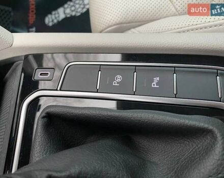 Серый Фольксваген Пассат, объемом двигателя 1.97 л и пробегом 156 тыс. км за 24300 $, фото 26 на Automoto.ua