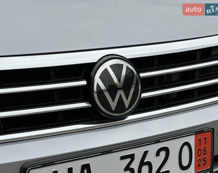 Серый Фольксваген Пассат, объемом двигателя 2 л и пробегом 181 тыс. км за 26699 $, фото 28 на Automoto.ua