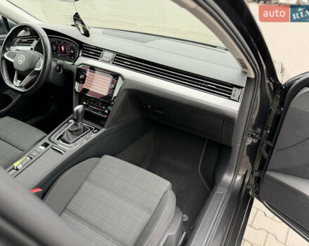 Сірий Фольксваген Пассат, об'ємом двигуна 2 л та пробігом 220 тис. км за 23975 $, фото 28 на Automoto.ua