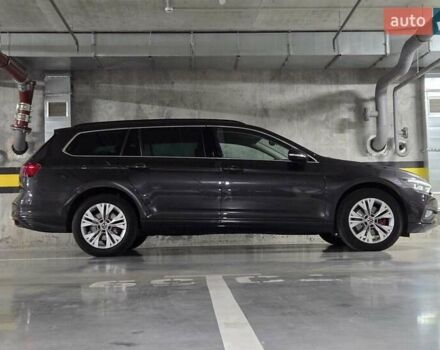 Сірий Фольксваген Пассат, об'ємом двигуна 2 л та пробігом 179 тис. км за 22990 $, фото 9 на Automoto.ua