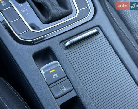 Серый Фольксваген Пассат, объемом двигателя 2 л и пробегом 208 тыс. км за 21999 $, фото 93 на Automoto.ua