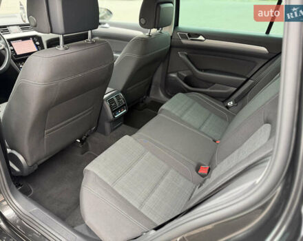 Сірий Фольксваген Пассат, об'ємом двигуна 2 л та пробігом 220 тис. км за 23975 $, фото 31 на Automoto.ua