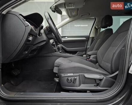 Сірий Фольксваген Пассат, об'ємом двигуна 2 л та пробігом 179 тис. км за 22990 $, фото 117 на Automoto.ua