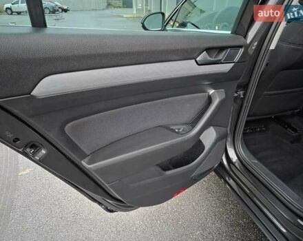 Сірий Фольксваген Пассат, об'ємом двигуна 2 л та пробігом 179 тис. км за 22990 $, фото 165 на Automoto.ua