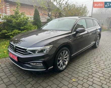 Серый Фольксваген Пассат, объемом двигателя 2 л и пробегом 219 тыс. км за 24308 $, фото 2 на Automoto.ua