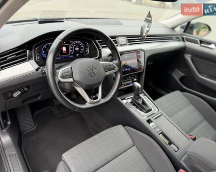 Сірий Фольксваген Пассат, об'ємом двигуна 2 л та пробігом 220 тис. км за 23975 $, фото 17 на Automoto.ua