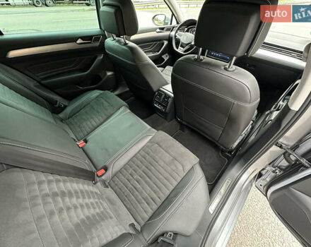 Серый Фольксваген Пассат, объемом двигателя 2 л и пробегом 181 тыс. км за 26699 $, фото 78 на Automoto.ua