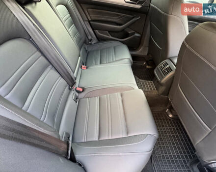 Серый Фольксваген Пассат, объемом двигателя 1.97 л и пробегом 31 тыс. км за 33399 $, фото 17 на Automoto.ua