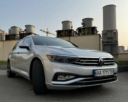 Серый Фольксваген Пассат, объемом двигателя 1.97 л и пробегом 30 тыс. км за 33499 $, фото 1 на Automoto.ua